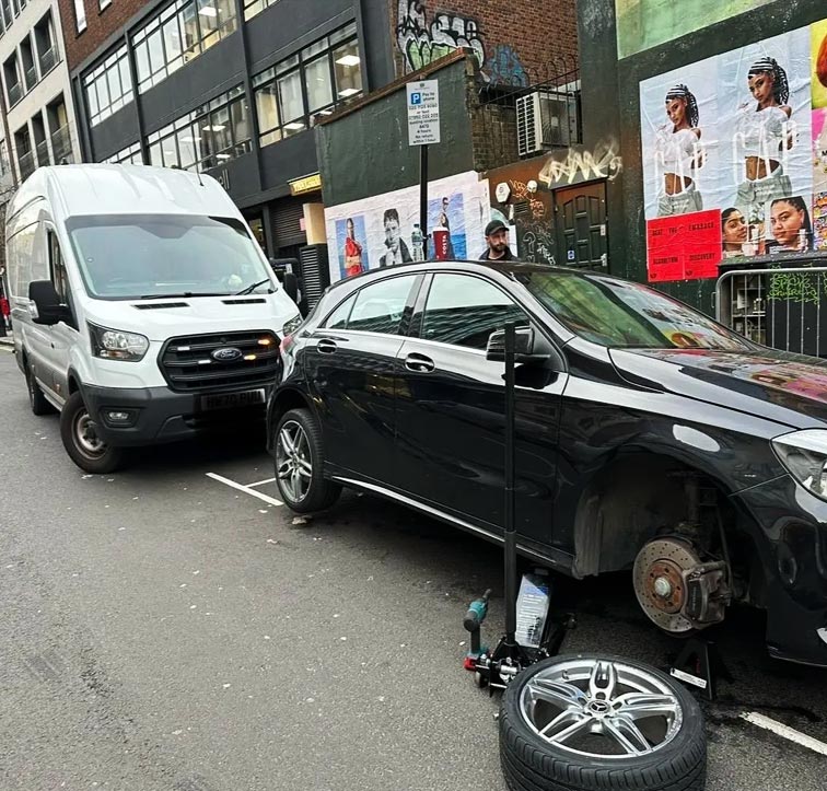 Mobile-Tyre-Replacement-003
