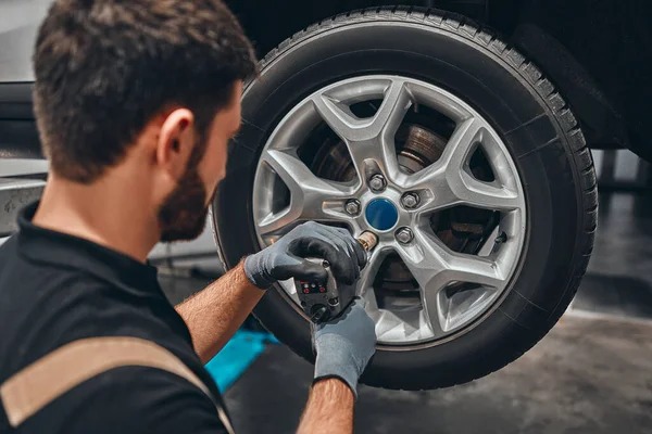 mobile tyre fitting
